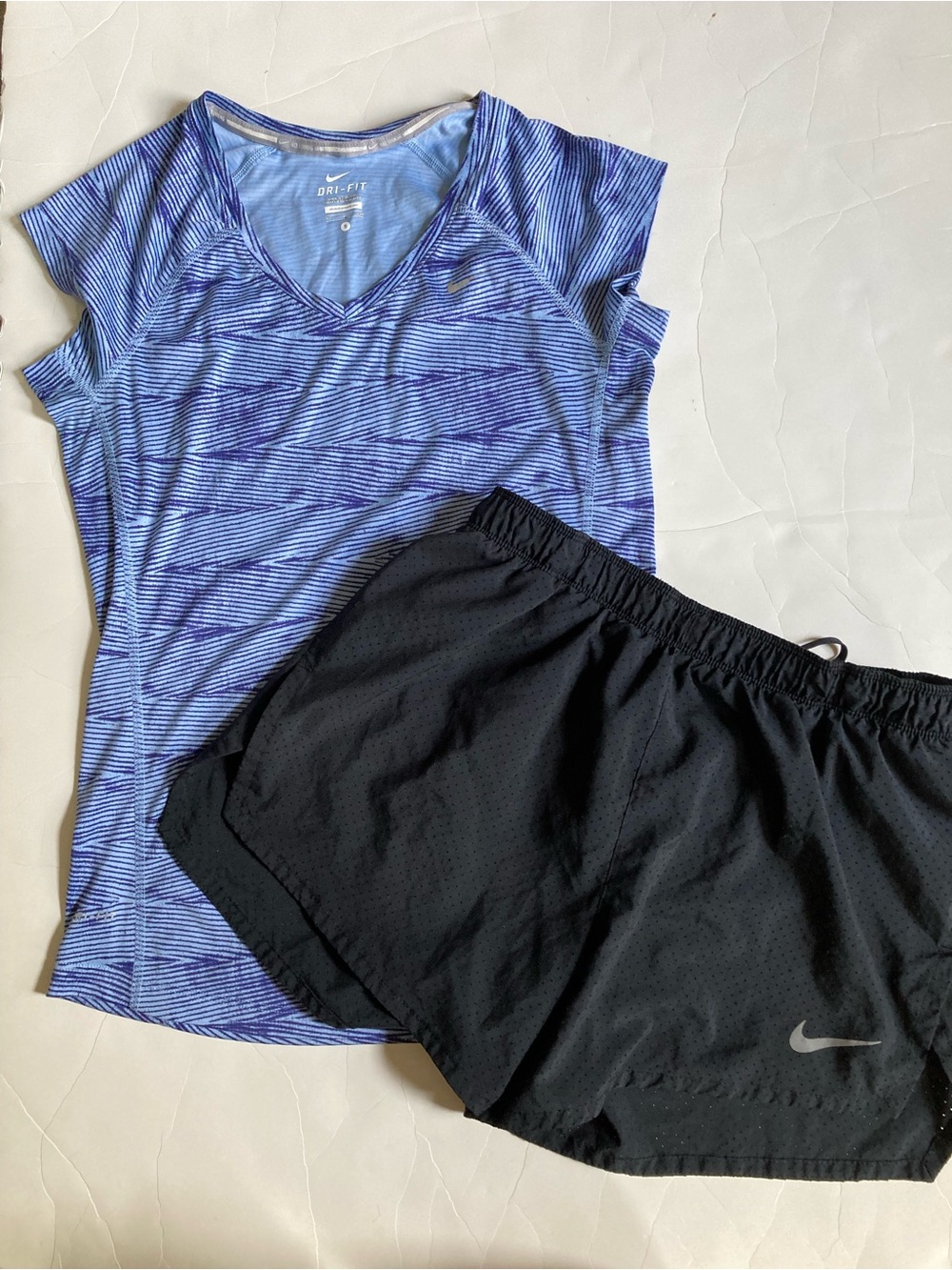 Women’s Nike active dri fit tee mesh longer inseam shorts size small set bundle